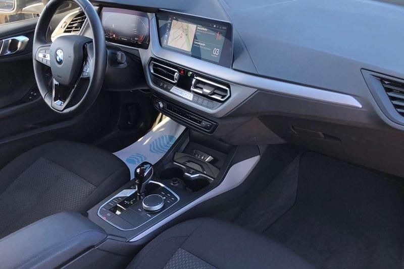 Usado BMW 118 Comfort Edition 150 CV (110 kW) 2024 Negro Utilitario