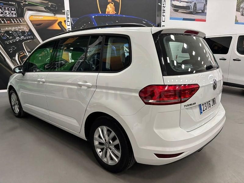 Usado VW Touran Business 115 CV (84 kW) 2017 Blanco Monovolumen