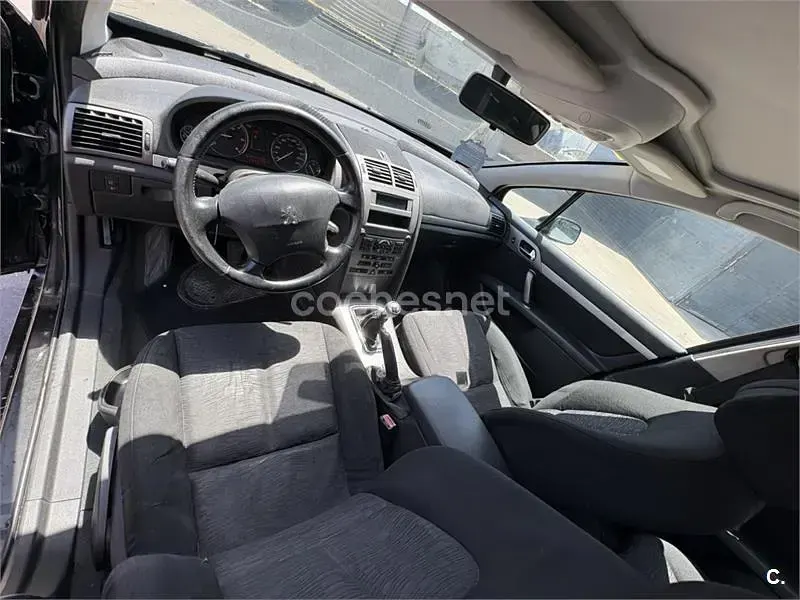 Usado Peugeot 407 110 CV (80 kW) 2005 Negro Familiar