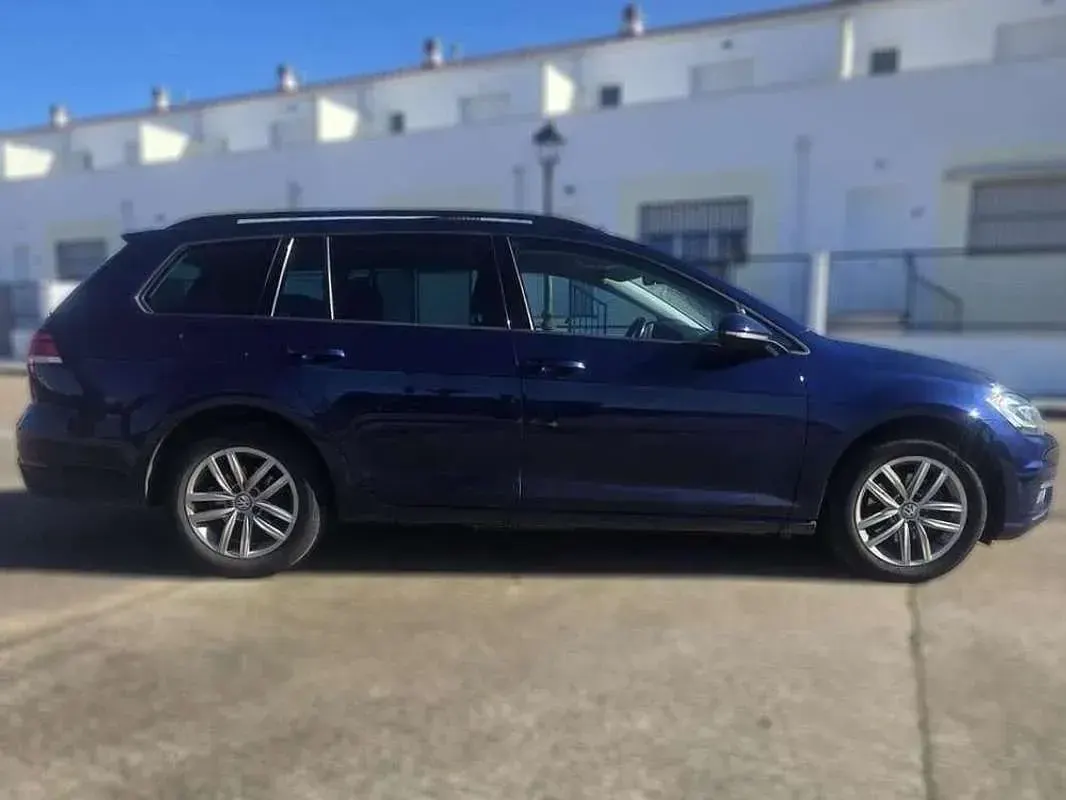 Usado VW Golf VII Advance 150 CV (110 kW) 2019 Azul Familiar