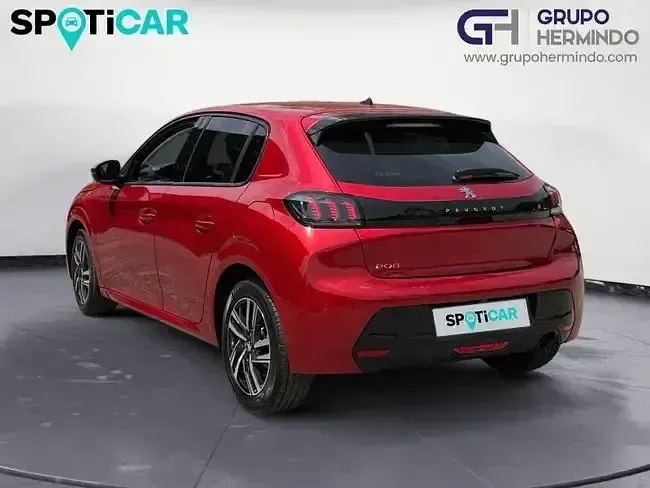 Usado Peugeot 208 Allure 100 CV (73 kW) 2021 Rojo Utilitario