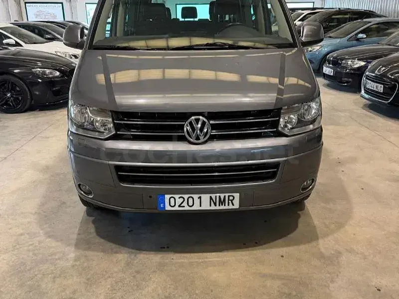Usado VW Multivan Highline 180 CV (132 kW) 2010 Gris / plata Monovolumen