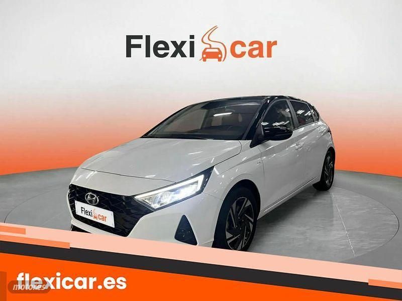 Usado Hyundai i20 100 CV (73 kW) 2022 Blanco Utilitario