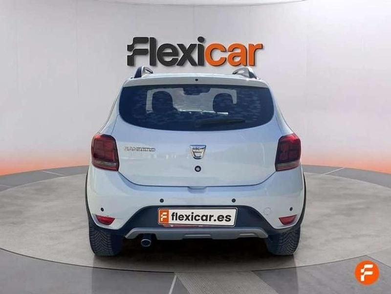 Usado Dacia Sandero Comfort 95 CV (69 kW) 2018 Blanco Berlina