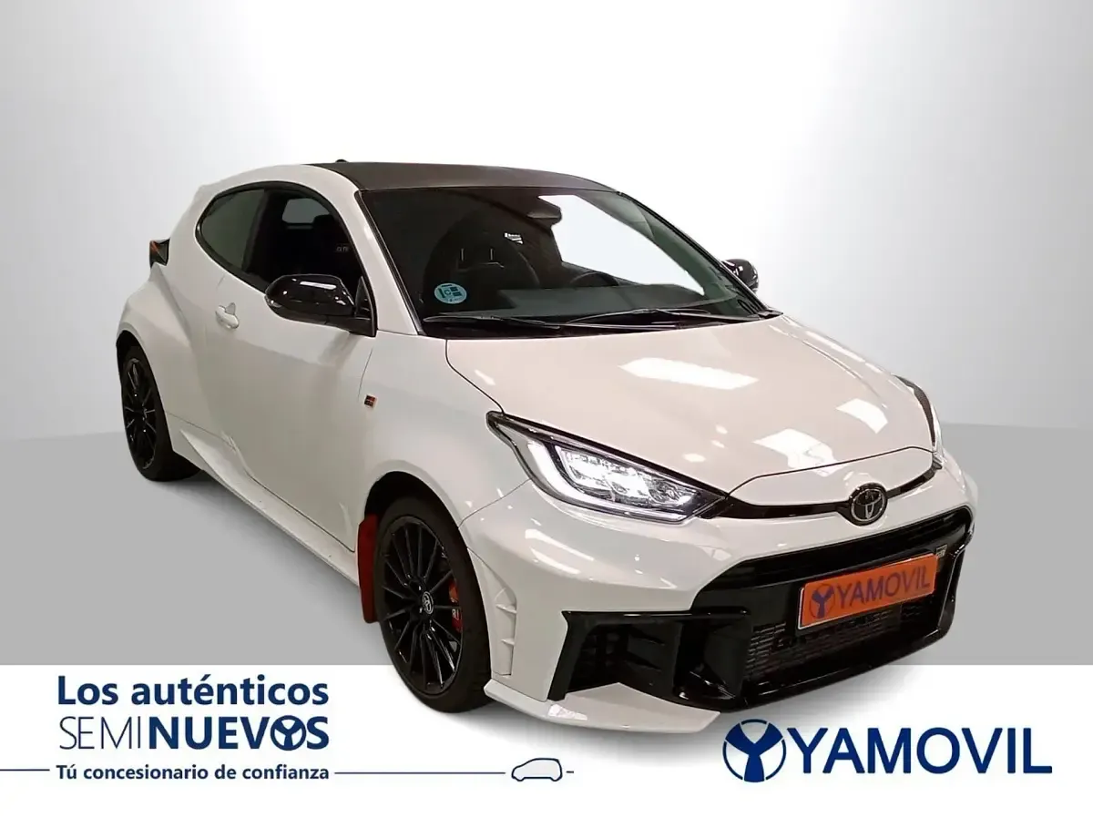 Usado Toyota Yaris 276 CV (202 kW) 2024 Blanco Utilitario