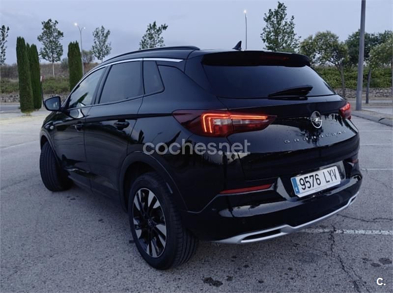 Usado Opel Grandland X Ultimate 130 CV (95 kW) 2022 Negro SUV