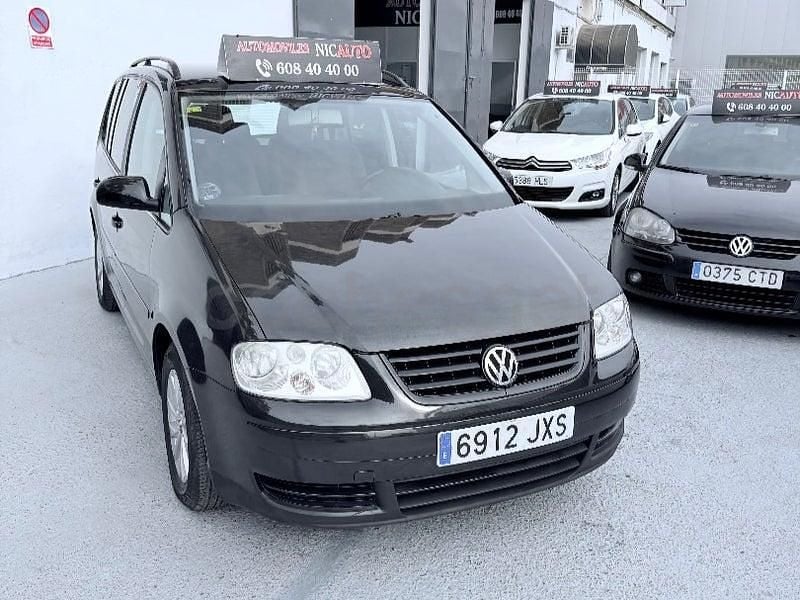 Usado VW Touran Advance 140 CV (102 kW) 2005 Negro Monovolumen