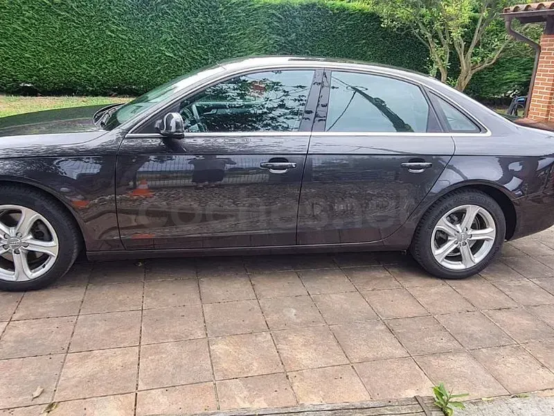 Usado Audi A4 120 CV (88 kW) 2010 Negro Berlina