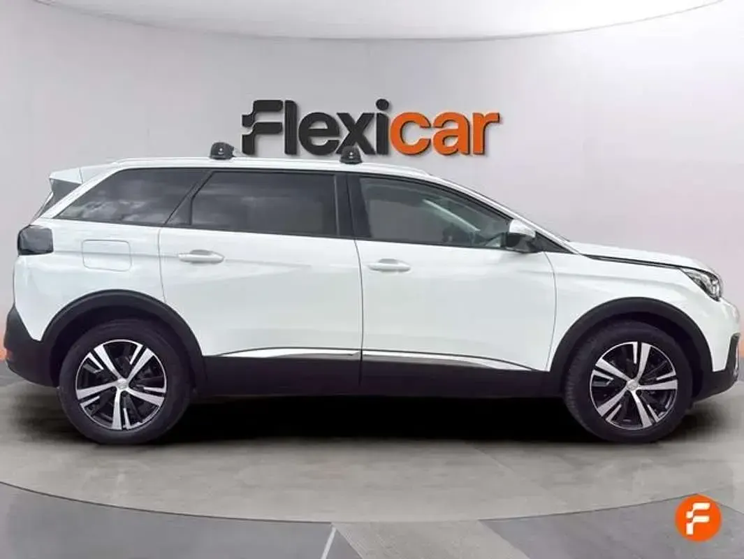 Usado Peugeot 5008 Active 131 CV (96 kW) 2019 Blanco SUV
