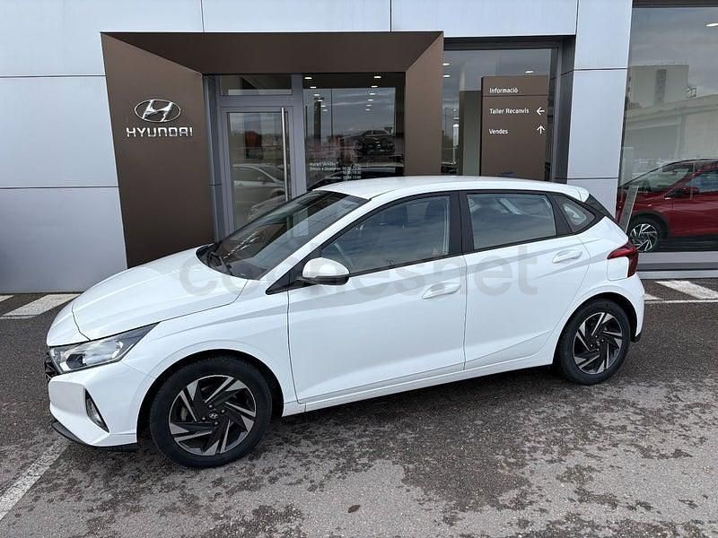 Usado Hyundai i20 100 CV (73 kW) 2021 Blanco Utilitario