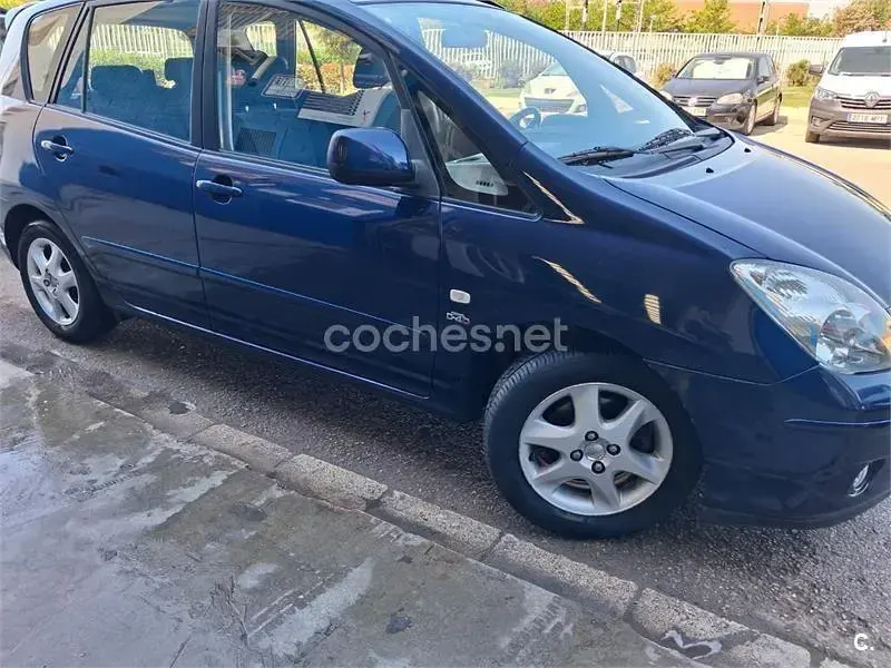 Usado Toyota Corolla Verso Sol 90 CV (66 kW) 2002 Azul Monovolumen