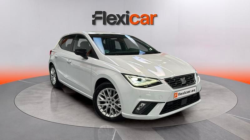 Usado Seat Ibiza FR 110 CV (80 kW) 2023 Blanco Utilitario