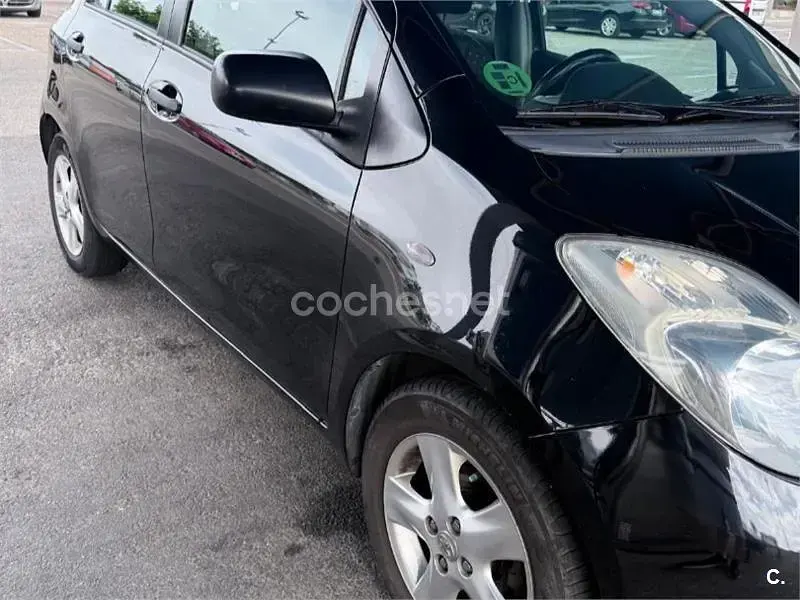 Usado Toyota Yaris 87 CV (63 kW) 2008 Negro Utilitario
