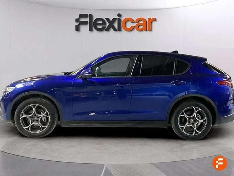 Usado Alfa Romeo Stelvio Sprint 200 CV (147 kW) 2022 Azul SUV