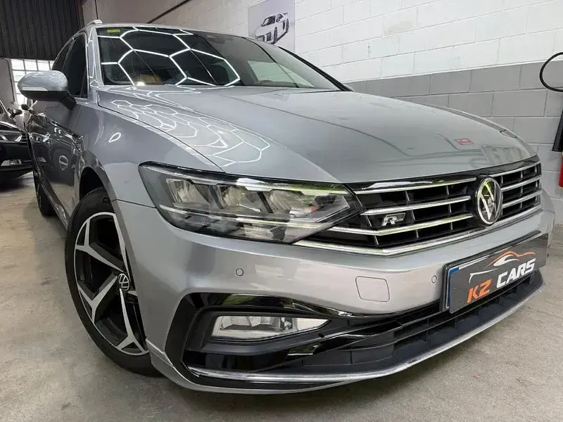 Usado VW Passat R-line 150 CV (110 kW) 2020 Gris / plata Familiar