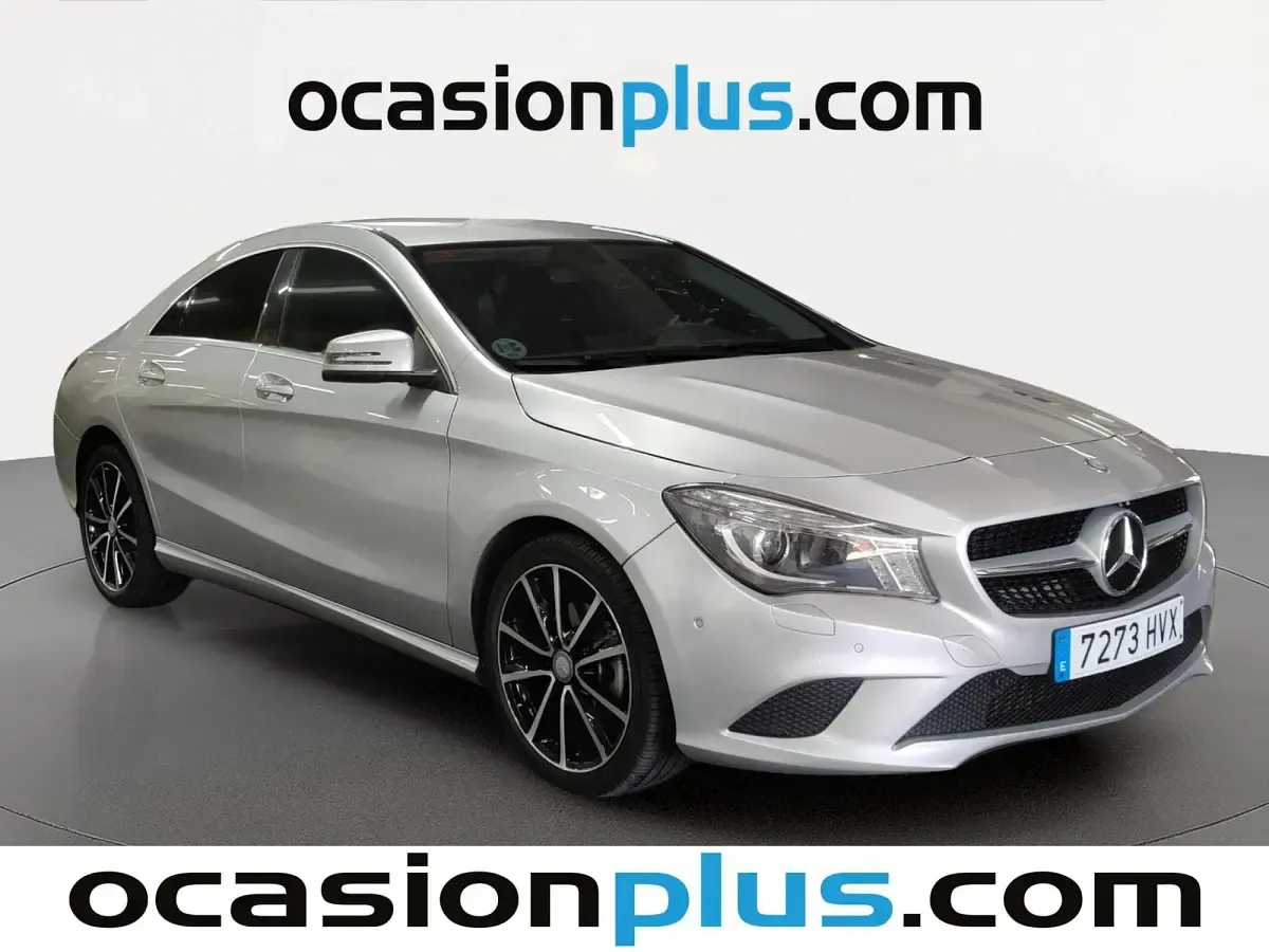 Usado Mercedes CLA200 Urban 136 CV (100 kW) 2014 Gris plata Coupe