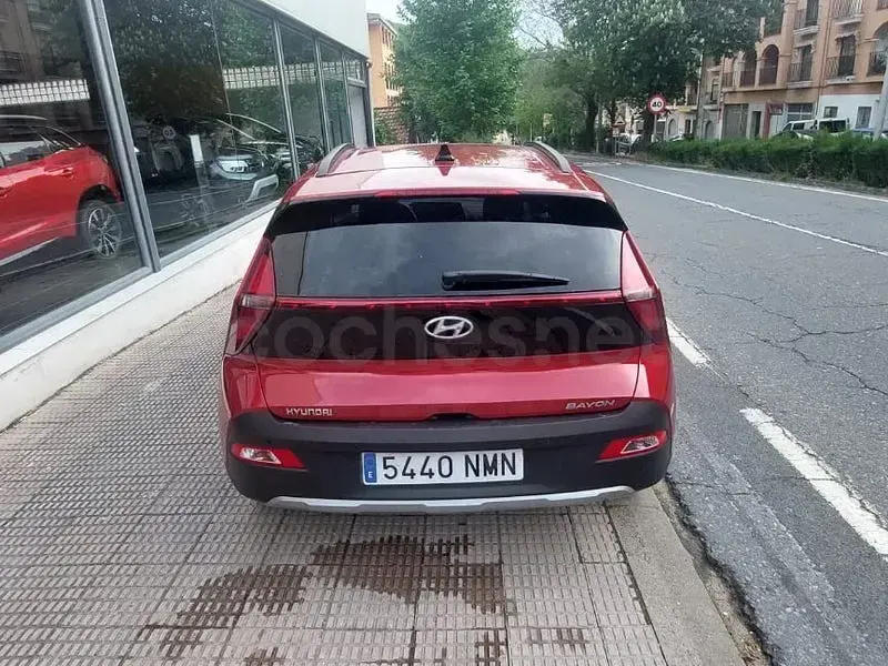 Usado Hyundai Bayon 100 CV (73 kW) 2021 Rojo SUV