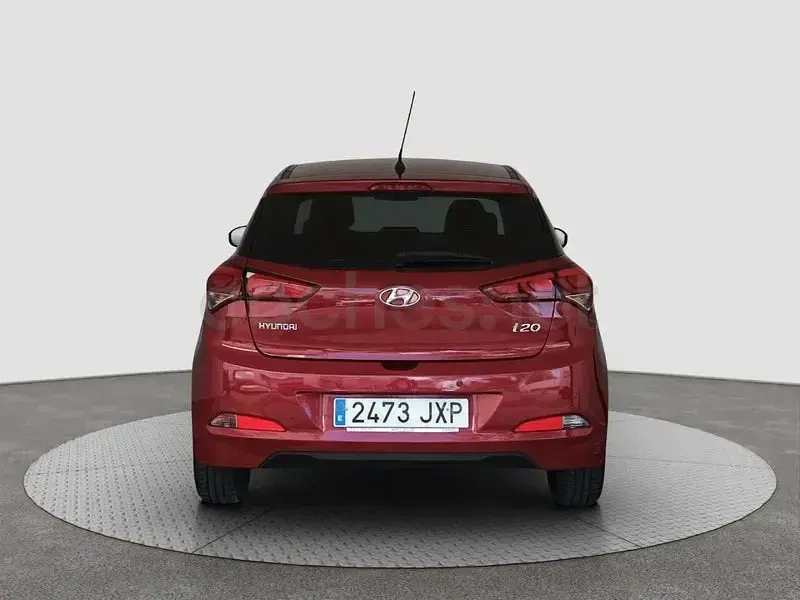 Usado Hyundai i20 84 CV (61 kW) 2017 Granate Berlina