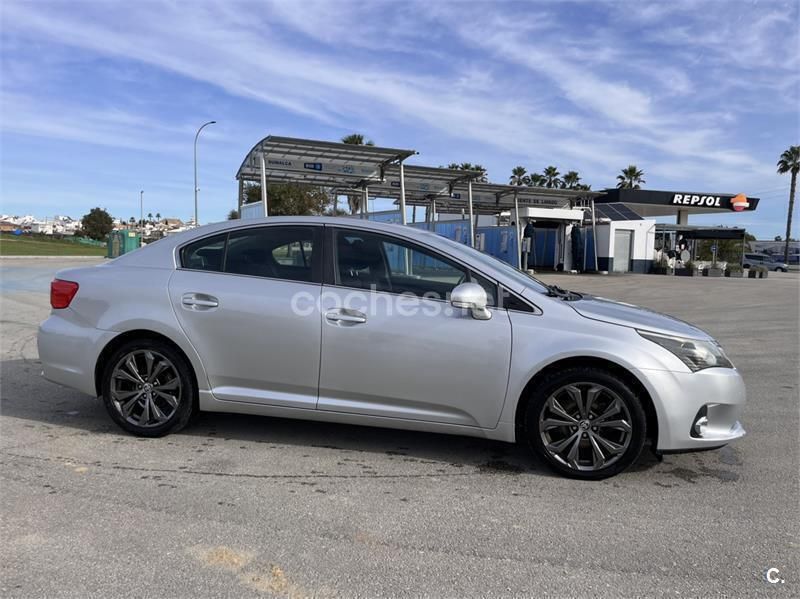 Gris / plata Usado 2014 Toyota Avensis Advance Berlina | 8950 € (Un poco caro) - Imagen 1/1