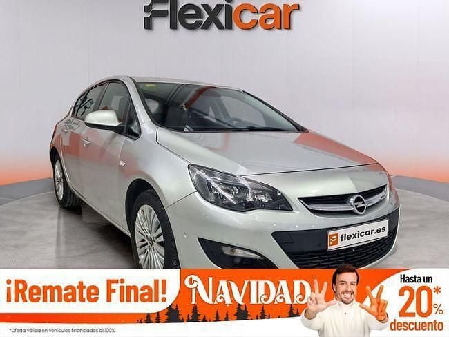 Gris / plata Usado 2015 Opel Astra Selective Berlina | 9990 € (Precio justo) - Imagen 1/4
