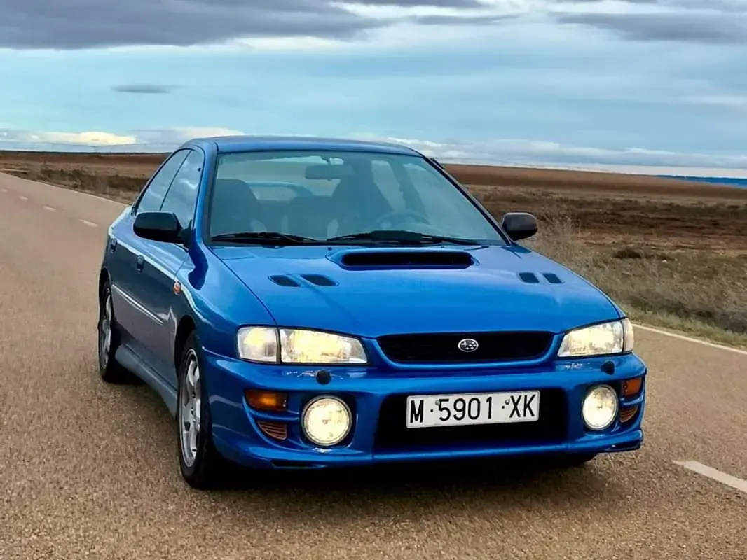 Usado Subaru Impreza GT 218 CV (160 kW) 1999 Azul Utilitario