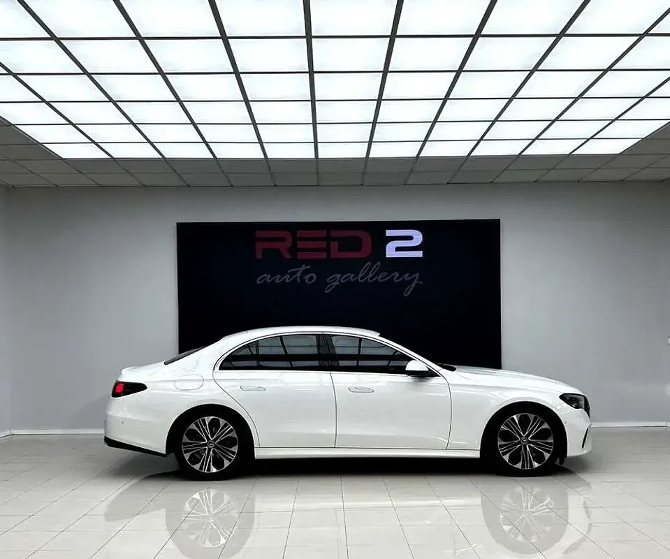 Usado Mercedes E220 193 CV (141 kW) 2024 Blanco Coupe