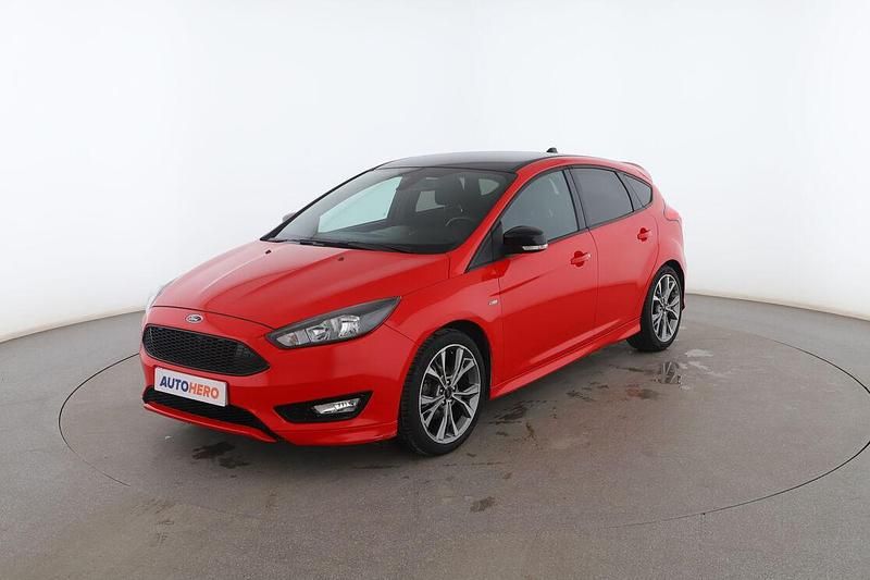 Rojo Usado 2017 Ford Focus ST-Line Utilitario | 12.299 € (Un poco caro) - Imagen 1/3