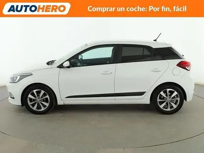 Usado Hyundai i20 Classic 85 HP (62 kW) 2017 Branco Sedan