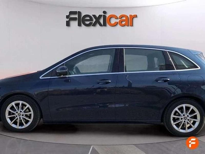 Używany Mercedes B180 117 KM (86 kW) 2019 Niebieski Minivan