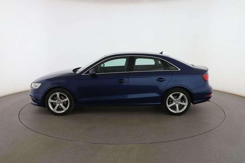 Usado Audi A3 Attraction 126 CV (92 kW) 2016 Azul Berlina
