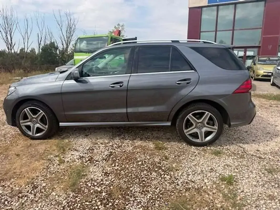 Usado Mercedes GLE250 204 CV (150 kW) 2017 Gris SUV