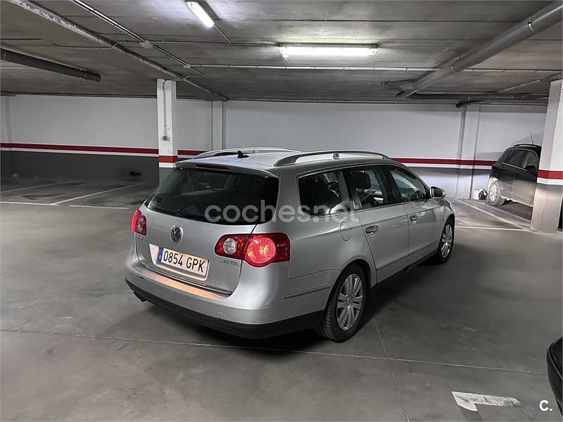 Usado VW Passat Advance 140 CV (102 kW) 2009 Gris / plata Berlina