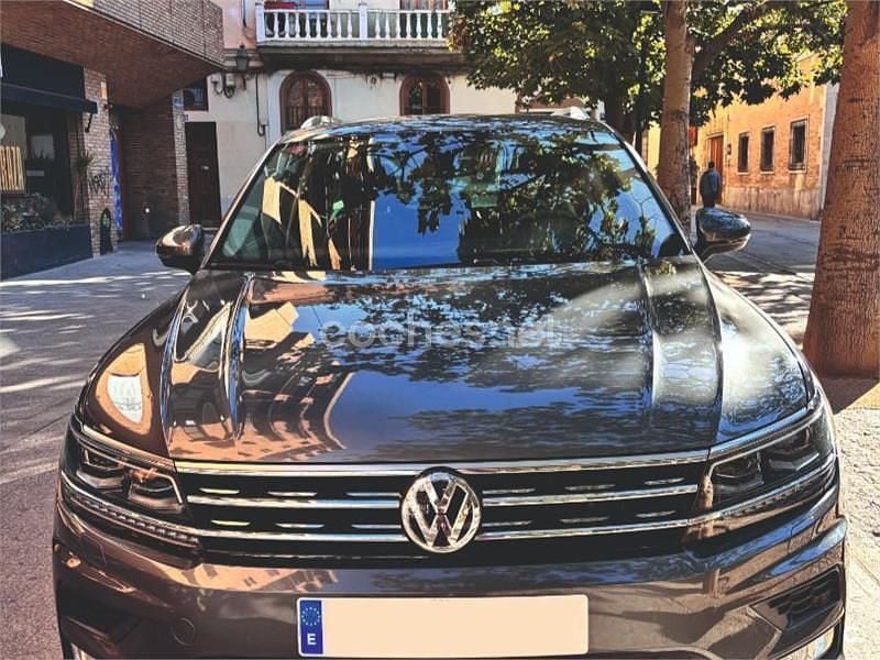 Usado VW Tiguan Sportline 190 CV (139 kW) 2017 Gris / plata SUV