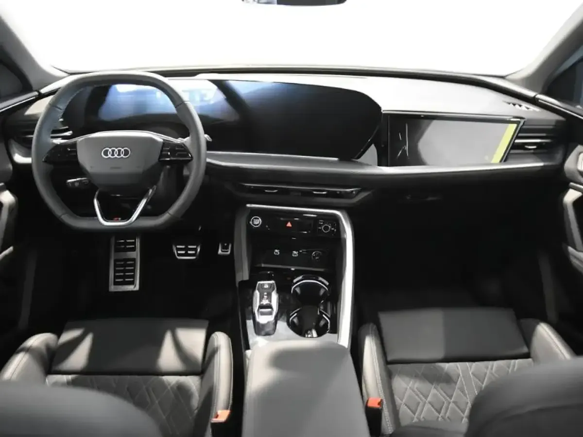 Nuevo Audi Q5 Sportback 367 CV (269 kW) 2026 Gris/plata SUV