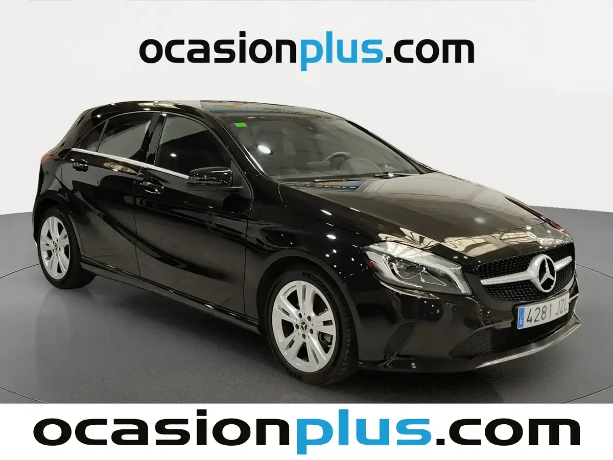 Usado Mercedes A180 122 CV (89 kW) 2017 Negro Utilitario