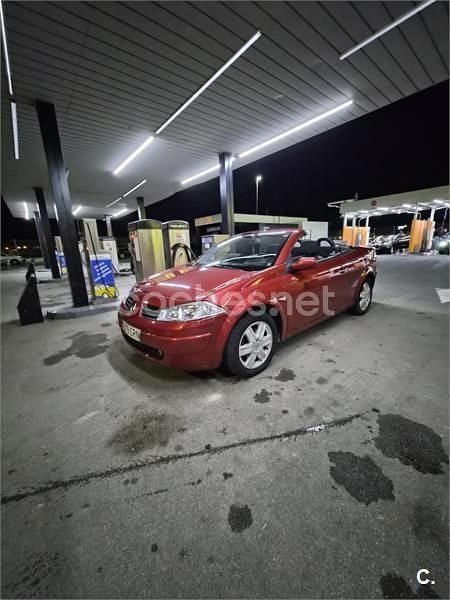 Usado Renault Mégane Cabriolet Authentique 115 CV (84 kW) 2004 Granate Descapotable