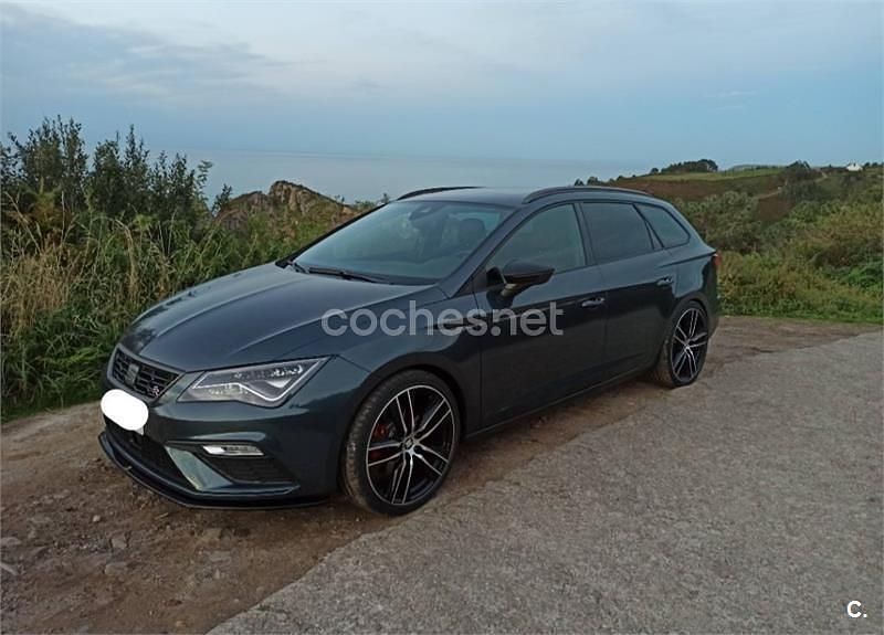 Gris / plata Usado 2020 Seat Leon FR Familiar | 18.500 € (Precio justo) - Imagen 1/4