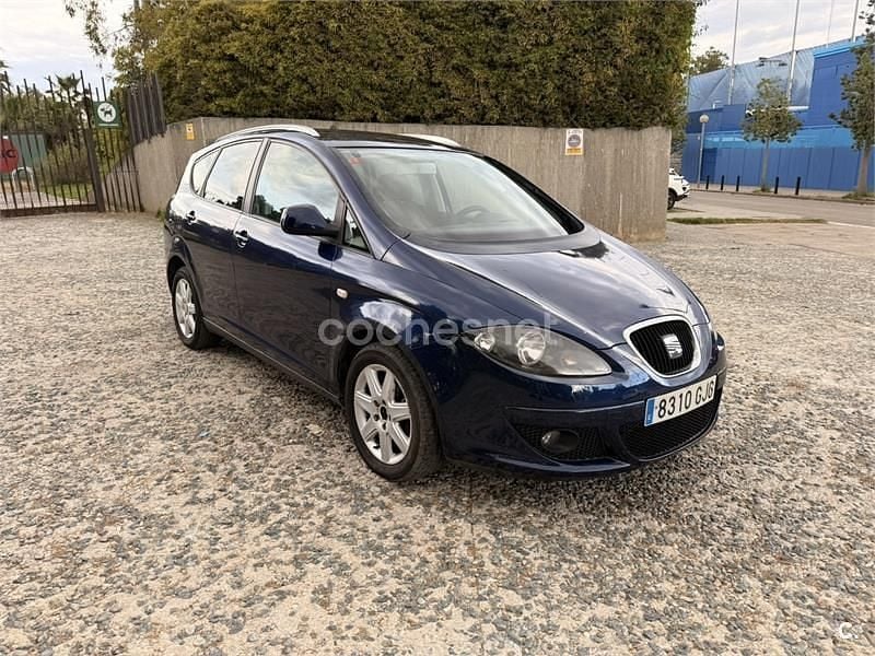 Usado Seat Altea XL Reference 105 CV (77 kW) 2008 Azul Monovolumen