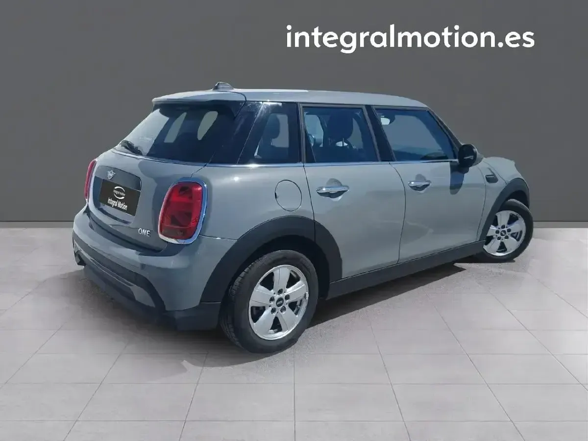 Usado Mini ONE 102 CV (75 kW) 2022 Gris Utilitario