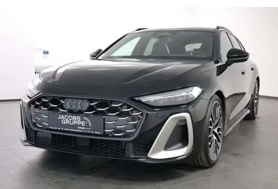 Usado Audi S5 367 CV (269 kW) 2025 Negro Familiar