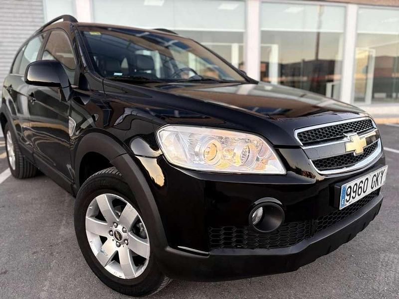 Usado Chevrolet Captiva LT 150 CV (110 kW) 2009 Negro SUV