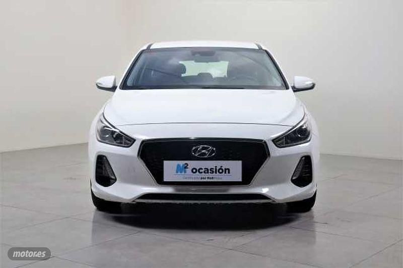 Usado Hyundai i30 110 CV (80 kW) 2018 Blanco Familiar