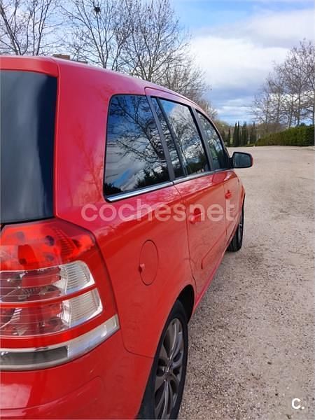 Usado Opel Zafira 115 CV (84 kW) 2010 Rojo Monovolumen