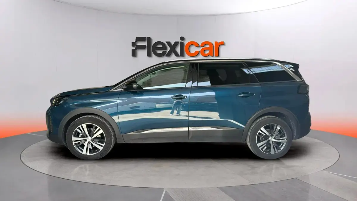 Usado Peugeot 5008 Allure 131 CV (96 kW) 2022 Azul SUV