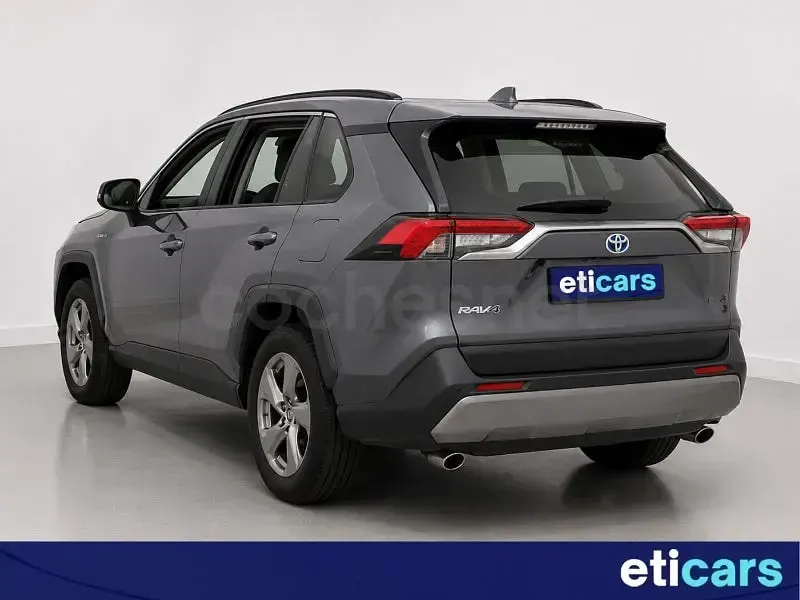 Usado Toyota RAV4 Hybrid Business Edition 218 CV (160 kW) 2021 Gris / plata SUV
