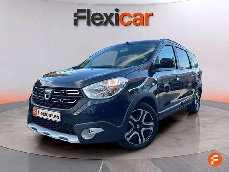 Usado Dacia Lodgy Comfort 116 CV (85 kW) 2022 Gris Monovolumen