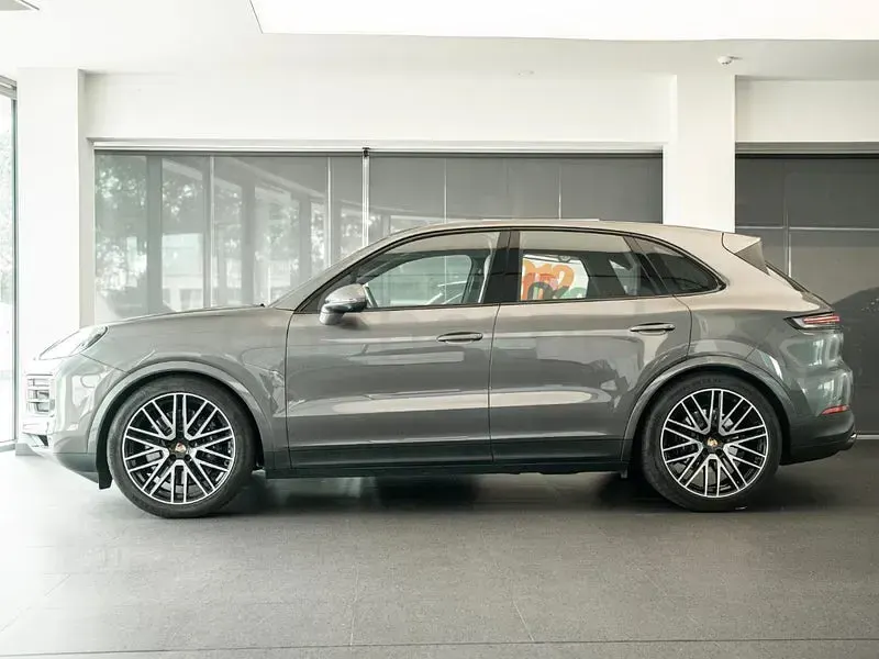 Usado Porsche Cayenne S 474 CV (348 kW) 2024 Gris / plata SUV