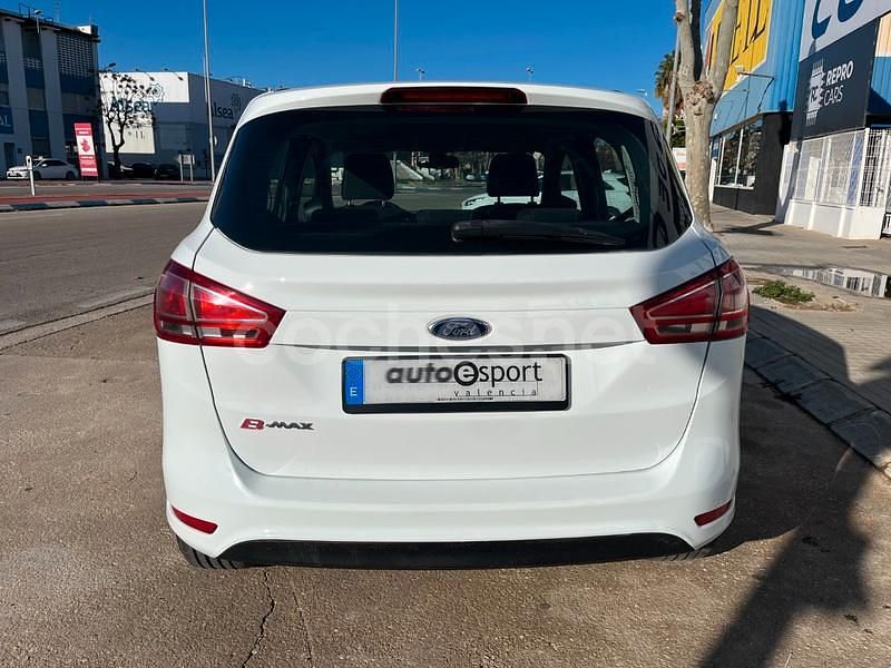 Usado Ford B-MAX Ambiente 90 CV (66 kW) 2013 Blanco Monovolumen