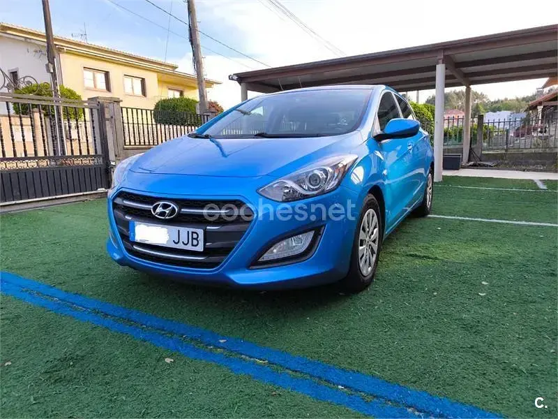 Usado Hyundai i30 110 CV (80 kW) 2015 Azul Berlina