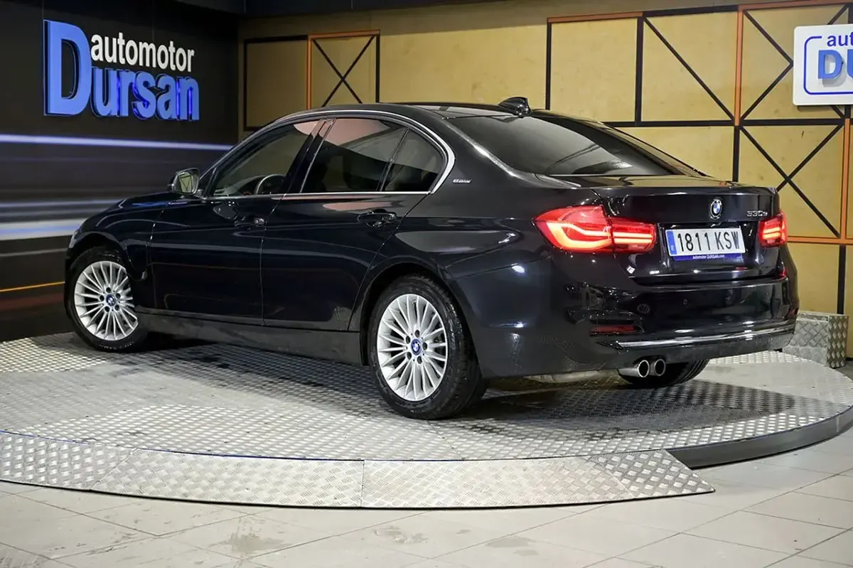 Usado BMW 330e 252 CV (185 kW) 2018 Negro Berlina